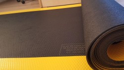 İzole Halı Yalıtkan Paspas Siyah Sarı Şeritli 5 Mm 36 Kv - PRO-Onc